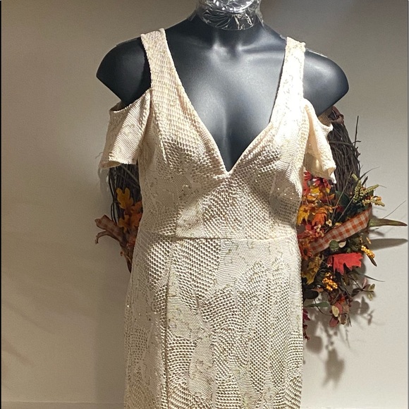 Bailey Blue Beige Dress peek-a-boo Shoulders - Picture 2 of 4